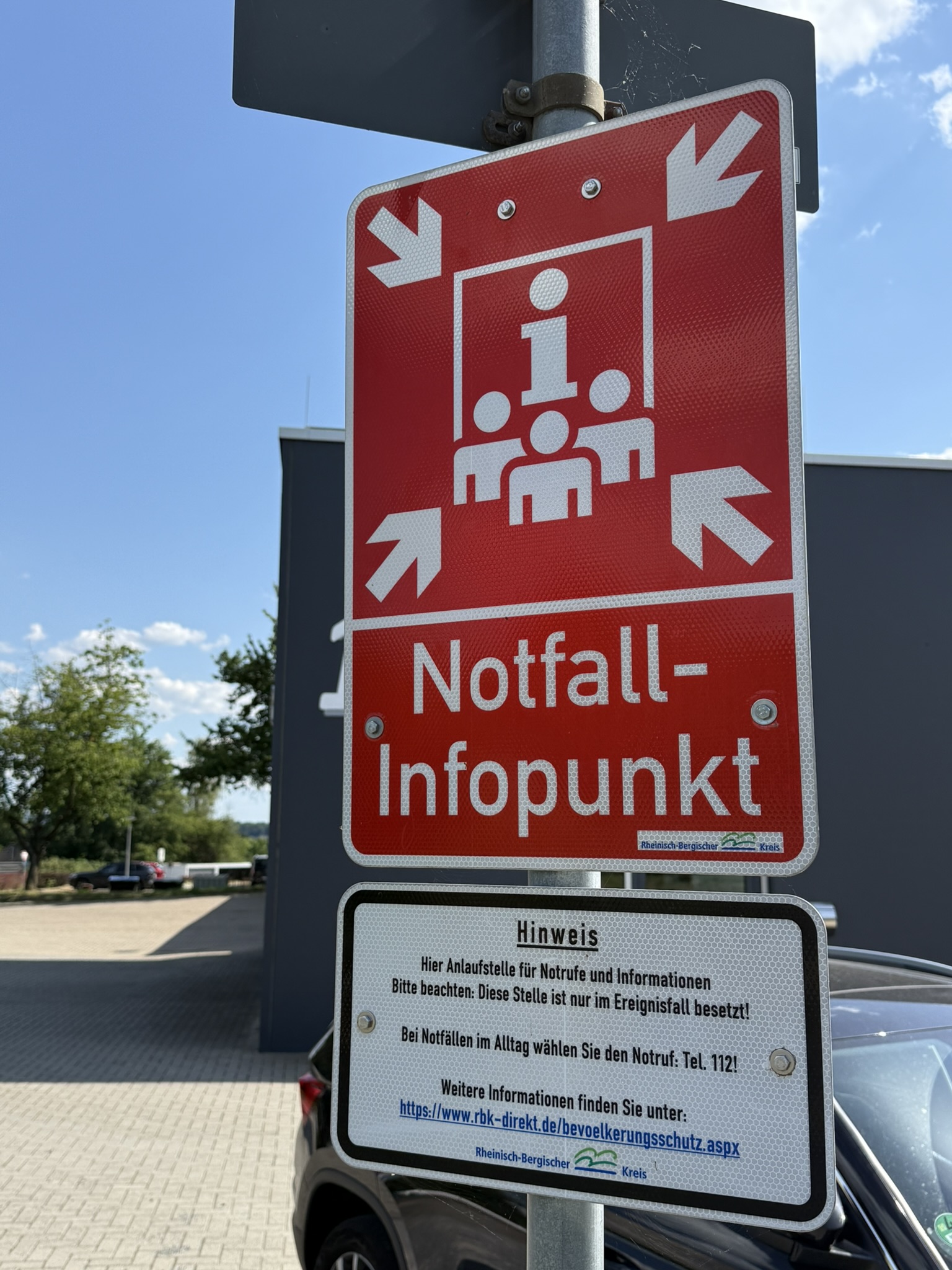 Kennzeichnung der Notfallinformationspunkte